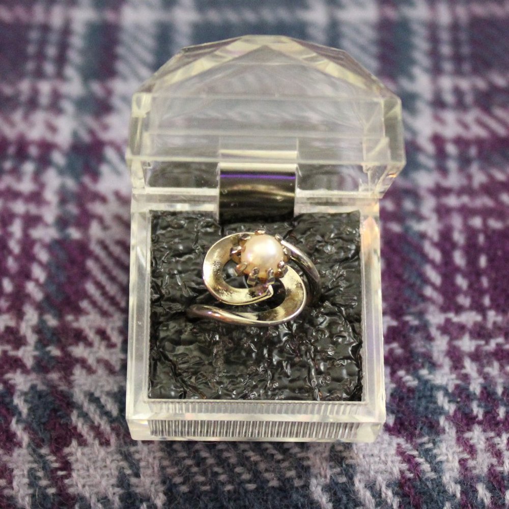 Vintage Silver-tone Faux Glass Pearl Ring Size 5